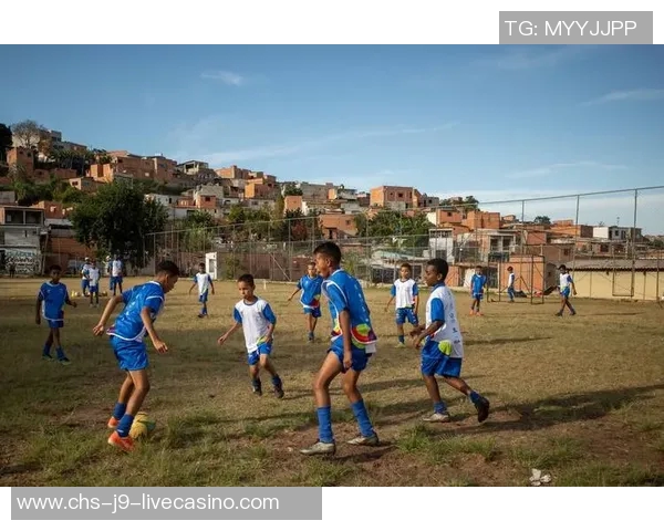 探索足球场的魅力与历史走进绿茵场的精彩世界 探索足球场的魅力与历史走进绿茵场的精彩世界